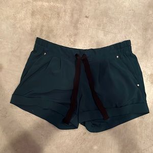 LULULEMON BLUE SHORTS💙